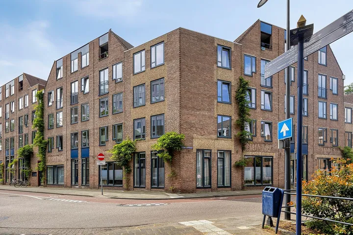 Apartment for sale: Pastoor de Kroonstraat 114, Binnenstad centrum 'S-Hertogenbosch