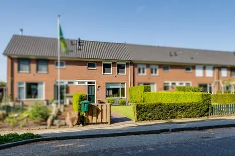 Tussenwoning te koop: Pastoor Deperinkweg 15, Bebowde kom Marienvelde Mariënvelde