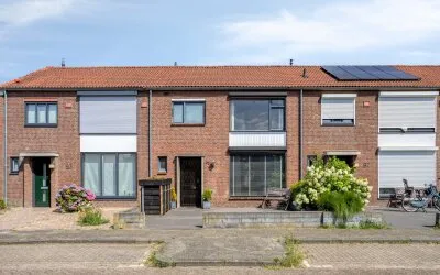 Terraced house for sale: Pastoor Elsenstraat 95, 't Hout-Centrum Helmond