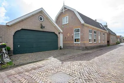 Vrijstaande woning te koop: Pastoor Gielenstraat 3, Lutjebroek Lutjebroek