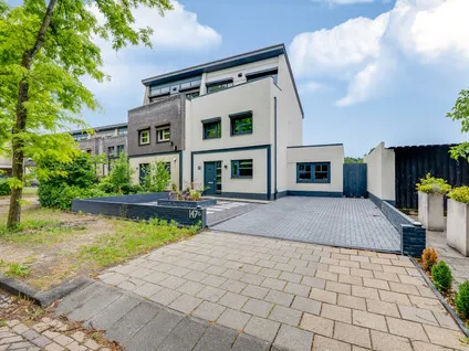 Twee-onder-één-kap te koop: Pastoor Gillisstraat 147G, Schildersbuurt Rijen