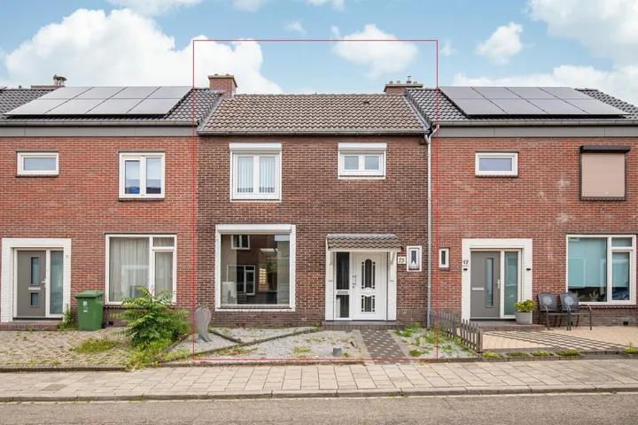 Tussenwoning te koop: Pastoor Huppertzstraat 15, Waubach Landgraaf