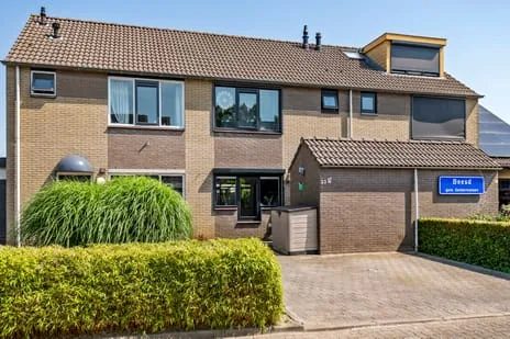Tussenwoning te koop: Pastoor J. van Hovestraat 23, Beesd West Beesd