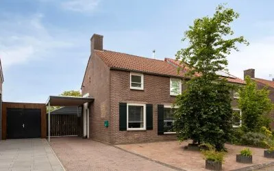 Twee-onder-één-kap te koop: Pastoor Jacobsstraat 48, Heilige Geest Deurne