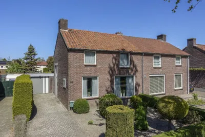 Twee-onder-één-kap te koop: Pastoor Jacobsstraat 64, Heilige Geest Deurne