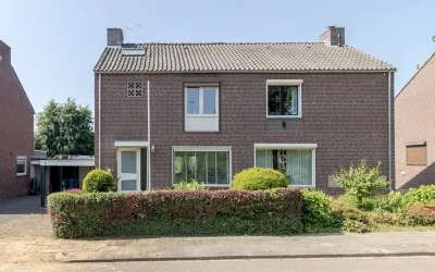 Twee-onder-één-kap te koop: Pastoor Janssensweg 12, Broekhem Noord Valkenburg