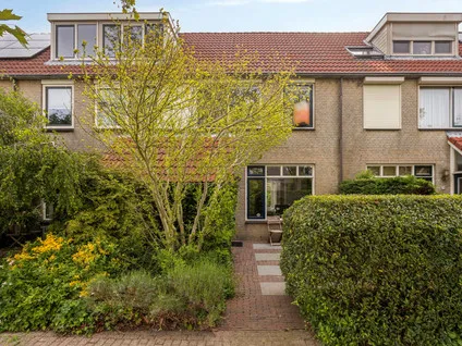 Tussenwoning te koop: Pastoor Kwakmanlaan 69, Rijpwetering Rijpwetering