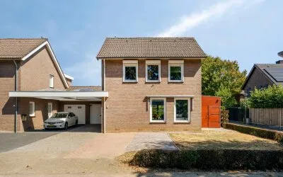 Hoekwoning te koop: Pastoor Meullenersplein 2, Obbicht Obbicht