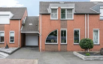 Tussenwoning te koop: Pastoor Moonenhof 9, Hofpoel Brunssum