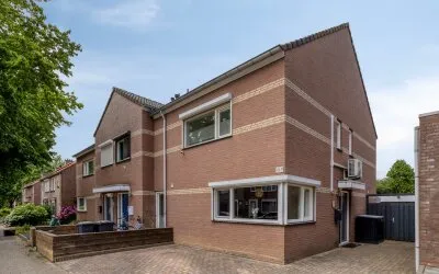 Corner house for sale: Pastoor Schoenmaeckersstraat 17D, Lindenheuvel Geleen