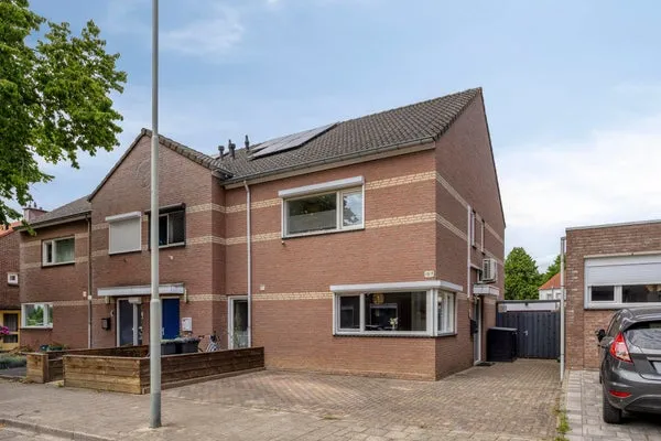Hoekwoning te koop: Pastoor Schoenmaeckersstraat 17D, Lindenheuvel Geleen