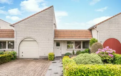 Tussenwoning te koop: Pastoor Spieringslaan 20, Heeze Heeze