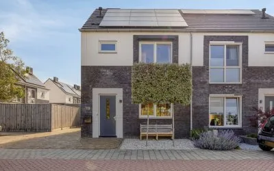 Twee-onder-één-kap te koop: Pastoor Suijsstraat 19, Katwijk kern Katwijk Nb