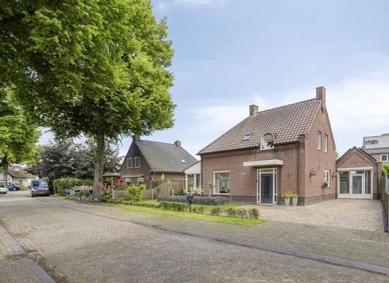 Vrijstaande woning te koop: Pastoor van Hapertstraat 33, Lith Lith