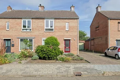 Semi-detached for sale: Pastoor van Kanstraat 20, Guttecoven Guttecoven