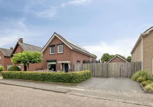 Vrijstaande woning te koop: Pastoor van Leijsenstraat 7, Schijf Schijf