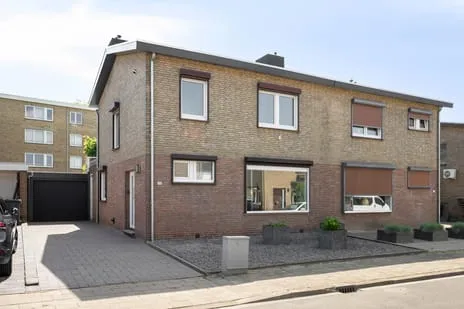 Hoekwoning te koop: Pastoor Verbeekstraat 13, Vrangendael Sittard