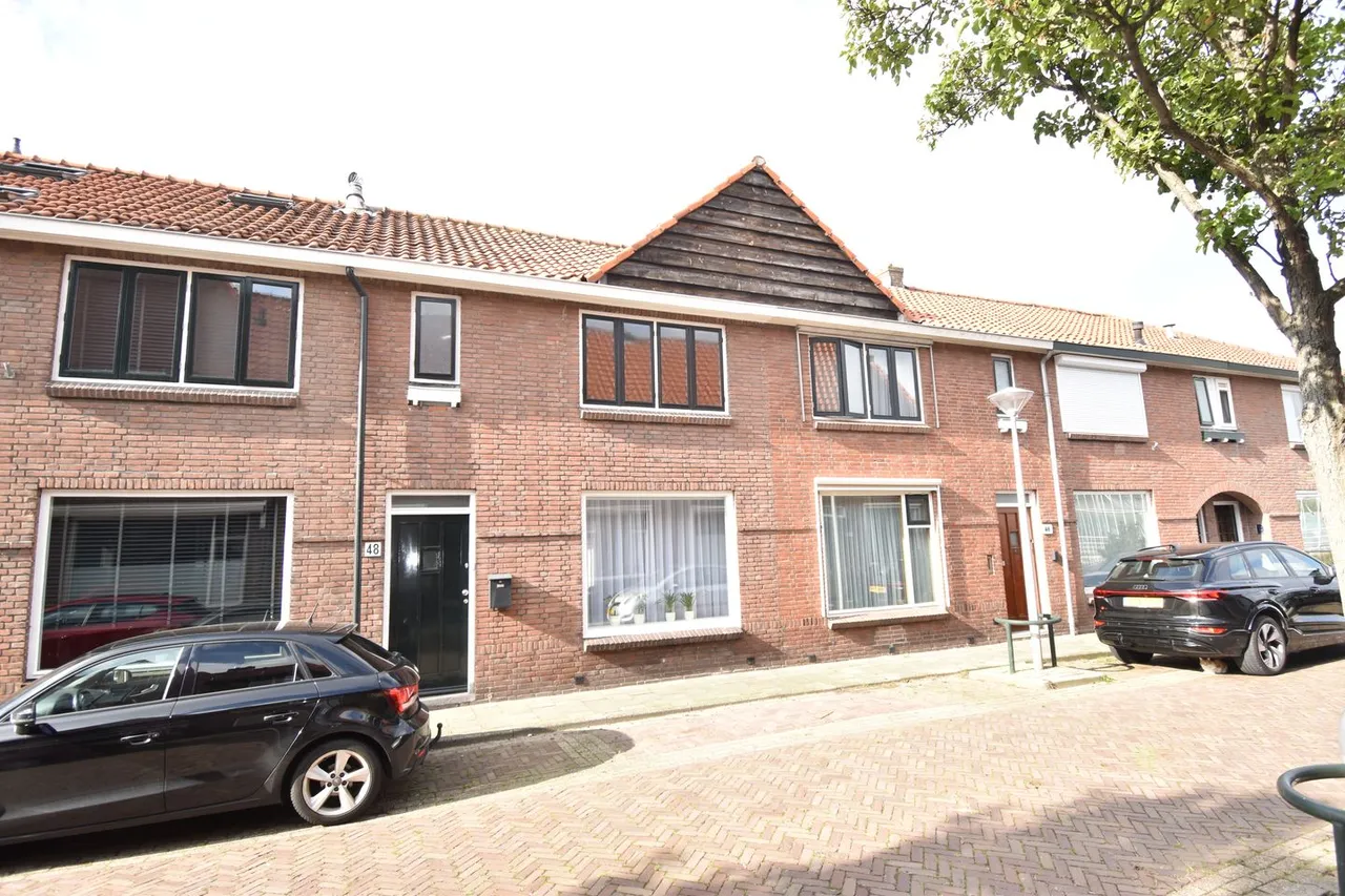 Tussenwoning te koop: Pastoor Vinkesteynstraat 48, Kwintsheul