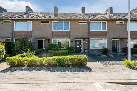 Tussenwoning te koop: Pastoor W. Hellemonsstraat 8, Hoge Akker Best