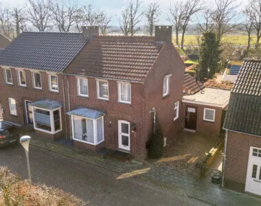 Twee-onder-één-kap te koop: Pastoor Berdenstraat 20, Afferden Kern Afferden L