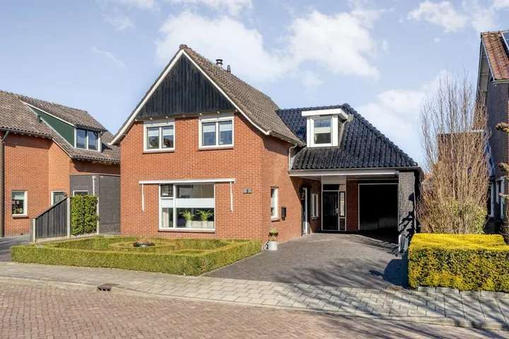 Vrijstaande woning te koop: Pastoor Brandtsstraat 9, Lattrop kern Lattrop-Breklenkamp