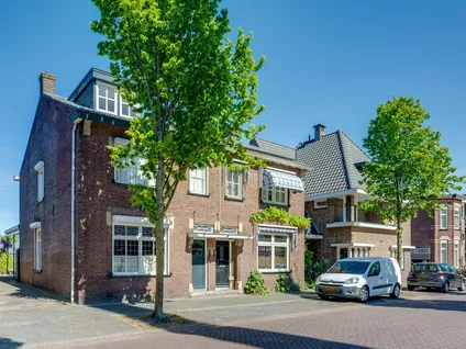 Twee-onder-één-kap te koop: Pastoor Gillisstraat 24, Centrumgebied West Rijen Rijen