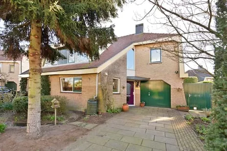 Twee-onder-één-kap te koop: Pastoor Hendrikspark 109, Zevenend Laren (Nh)
