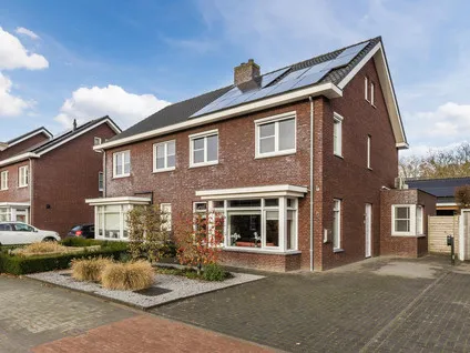 Twee-onder-één-kap te koop: Pastoor Jilesenstraat 5, Haghorst Haghorst