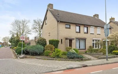 Twee-onder-één-kap te koop: Pastoor Leursstraat 25, Maasbree-centrum Maasbree