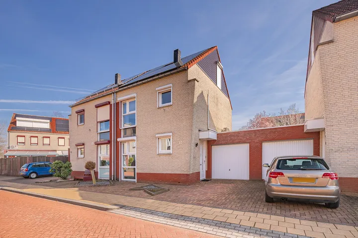 Tussenwoning te koop: Pastoor Mainsstraat 10, Rolduckerveld Kerkrade