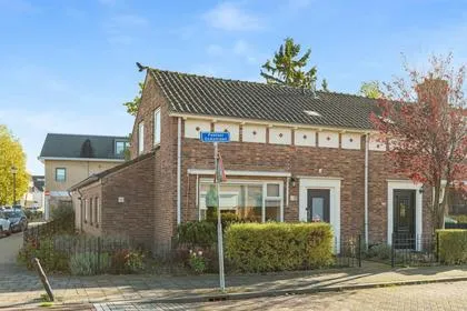 Hoekwoning te koop: Pastoor Oomenlaan 32, Prinsenbeek