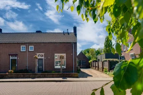 Twee-onder-één-kap te koop: Pastoor Slingerstraat 22, Giesbeek Giesbeek