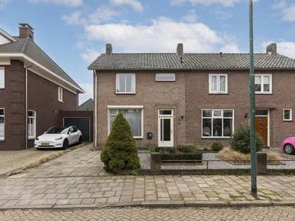 Twee-onder-één-kap te koop: Pastoor Verhoevenstraat 6A, Veldhoven