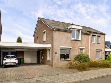 Tussenwoning te koop: Pastoor Vullersstraat 25, Ospel Ospel