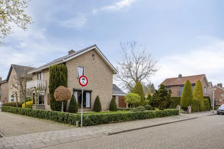 Vrijstaande woning te koop: Pastoor Wienholtsstraat 37, Haaksbergen Kern-4 Haaksbergen