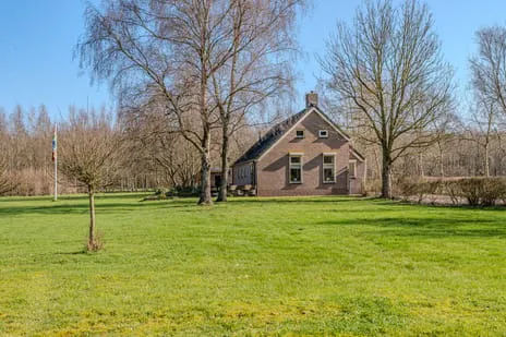 Vrijstaande woning te koop: Pastorielaan 1, Verspreide huizen ten zuidoosten van Vriescheloo Vriescheloo