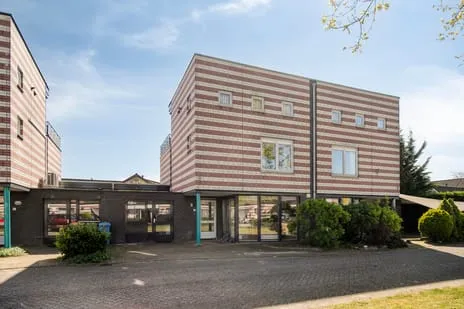 Tussenwoning te koop: Pastorielaan 4, De Brinken Hoogland