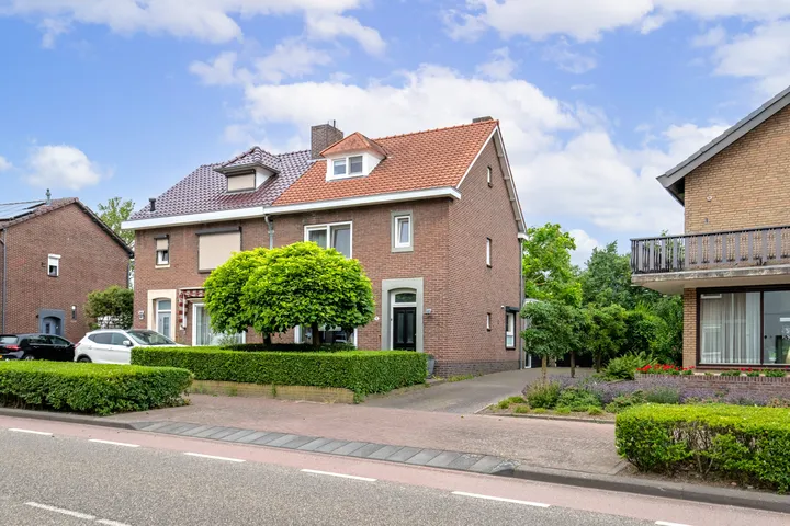 Twee-onder-één-kap te koop: Pasweg 59, Lichtenberg Landgraaf