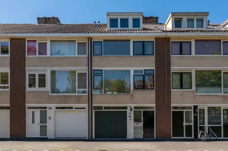 Terraced house for sale: Pater Pirestraat 43, Ruimzicht West Diemen