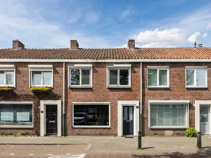Tussenwoning te koop: Pater Ruttenstraat 11, Pastorieklamp West Tilburg
