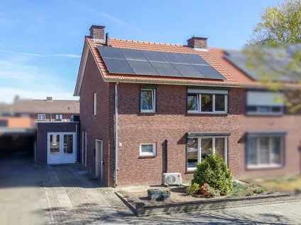 Hoekwoning te koop: Pater Regoutlaan 24, Reuver
