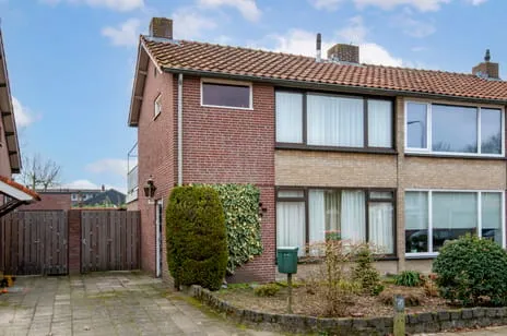 Twee-onder-één-kap te koop: Pater van den Elsenstraat 12, Rauwbraken Berkel-Enschot