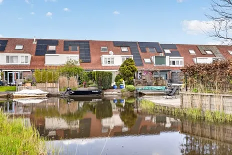 Tussenwoning te koop: Paterspoel 68, Luijendijk-zuid Landsmeer