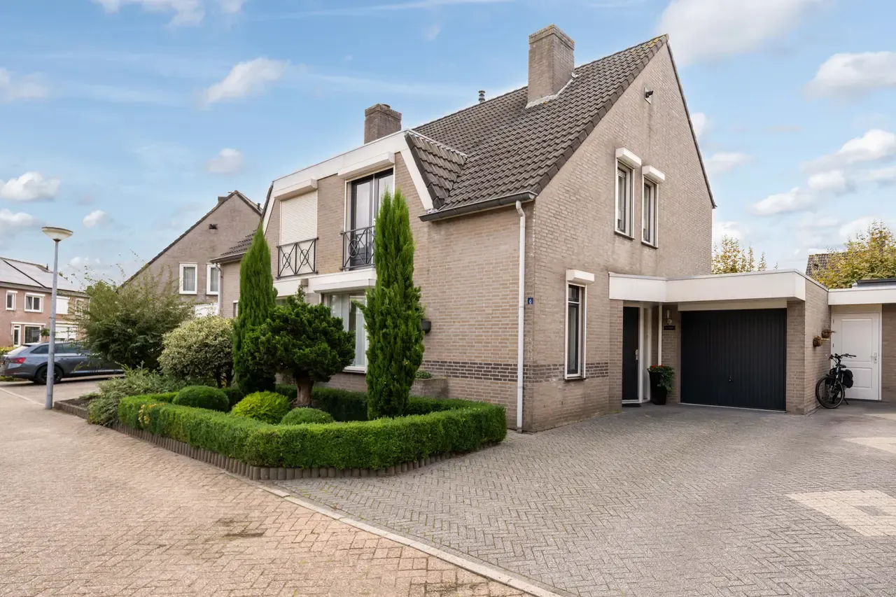 Tussenwoning te koop: Patrijshof 6, Weert