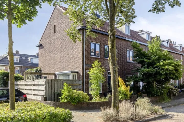 Hoekwoning te koop: Patrijsstraat 20, Belcrum Breda