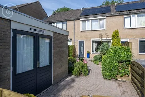 Tussenwoning te koop: Patrijsstraat 32, Sommelsdijk vogelbuurt oost Sommelsdijk