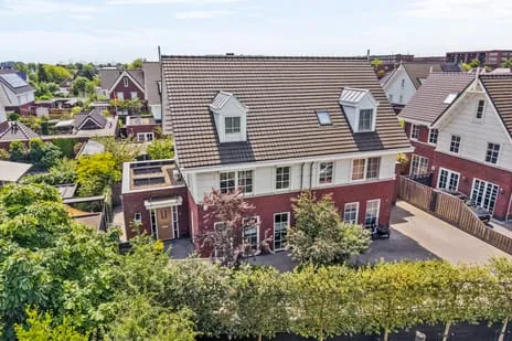 Twee-onder-één-kap te koop: Paul van Ostaijenstraat 8, Hoge Veld 'S-Gravenhage