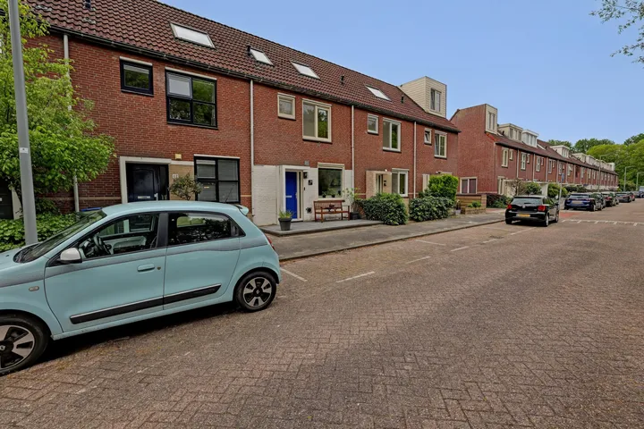 Tussenwoning te koop: Paul Whitemansingel 64, Zevenkamp Rotterdam