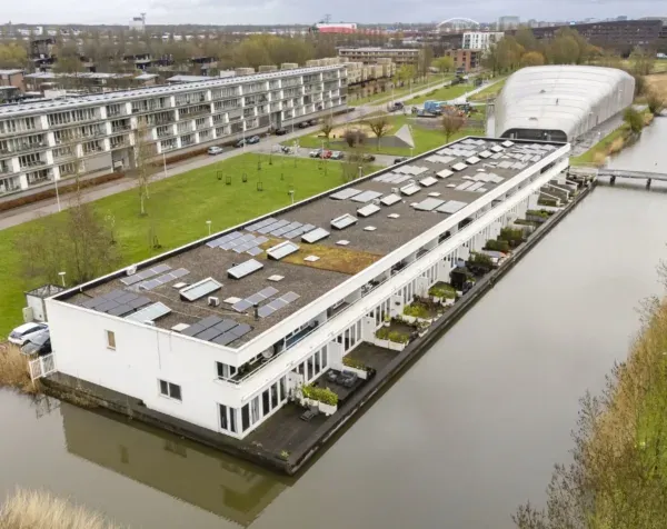 Tussenwoning te koop: Paul Burkhardplantsoen 38, Utrecht