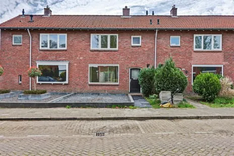 Tussenwoning te koop: Paulinastraat 103, Nijverheid Hengelo